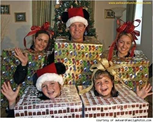 The 25 Funniest Family Christmas Portraits of All Time