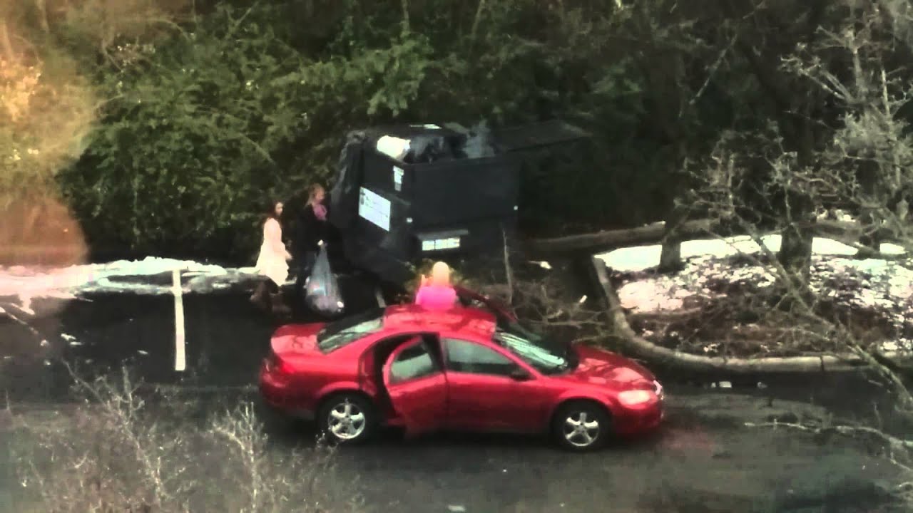 A lesson in how not to throw out trash