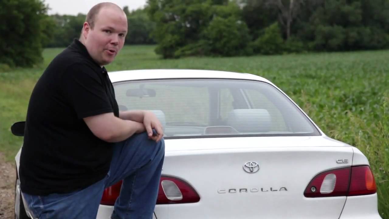 Clark Olson Presents: A Review of the 2000 Toyota Corolla