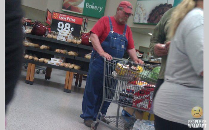 20 Bizarre People Spotted at Walmart – Pleated Jeans