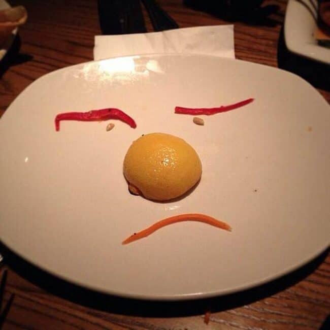 Sad Meals for One (15 Pics)