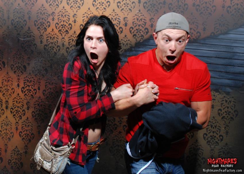 20 Priceless Haunted House Reactions.