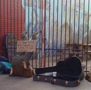 24 Funny And Clever Homeless Signs   Sitonsidewalk 300x298 