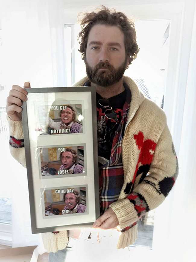 18 Hilarious Christmas Gifts Pleated Jeans