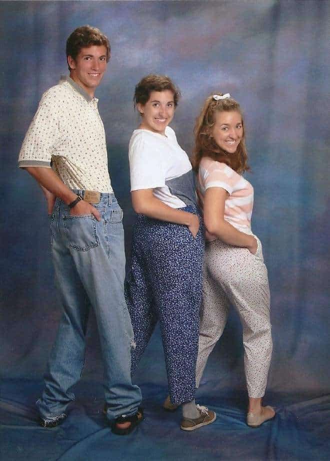 awkward family photos, cringe pics, glamor, awkward,