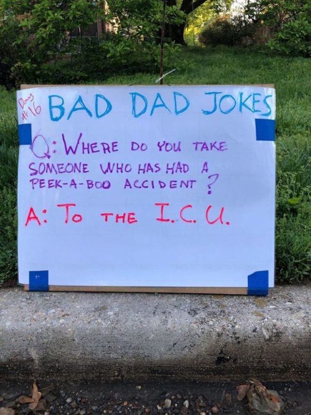 Dad Puts A New Bad Joke On His Lawn Everyday (30 Dad Jokes)