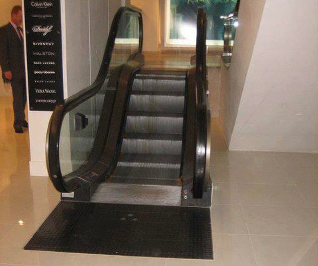 short escalator, very short escalator