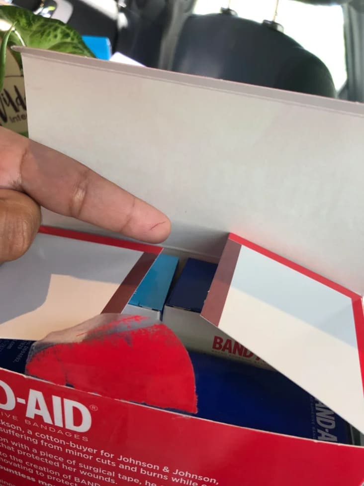 cut finger on band aid box inconvenient picture, frustrating picture, frustrating pictures, inconvenient picture, inconvenient pictures, frustrating image, frustrating images, frustrating pic, frustrating pics, inconvenient image, inconvenient images, inconvenient pic, inconvenient pics