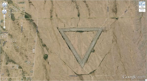 Giant Triangle, Wittmann, Arizona, USA