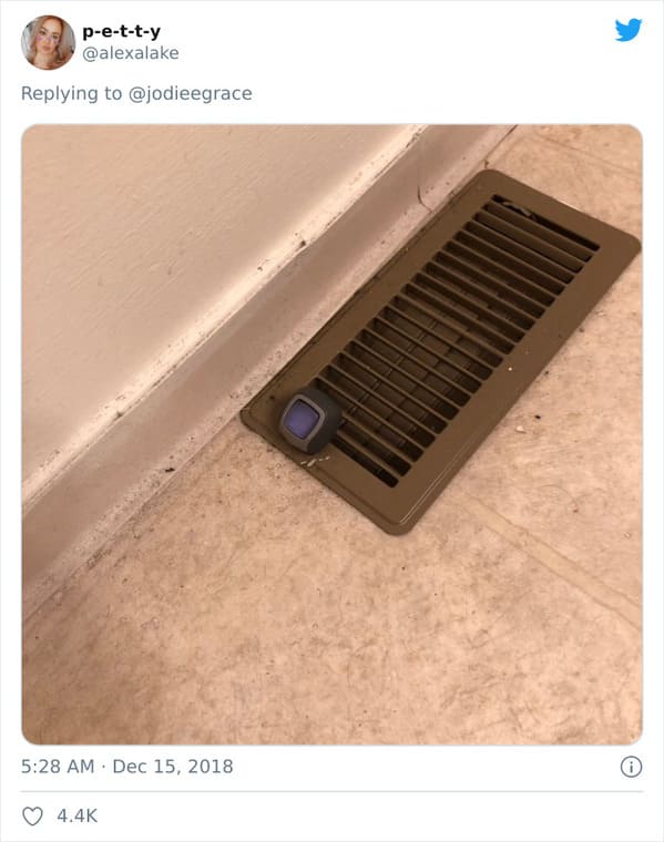 People On Twitter Share The Most Bizarre Things They've Found In Men's Bathrooms (50 Tweets) - Jarastyle