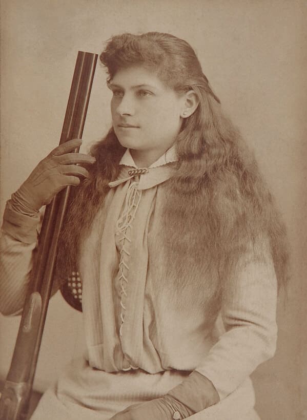 rare photographs of historical figures annie oakley