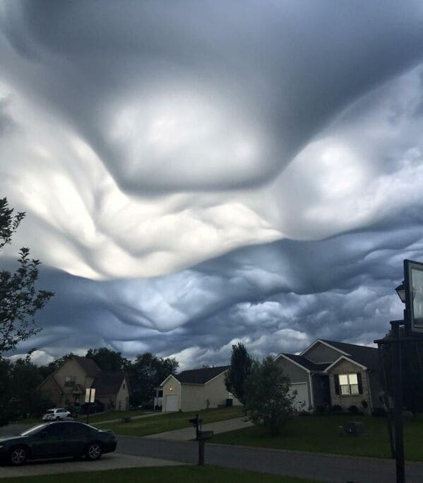 glitch in the matrix images - Wavy Clouds In Kentucky