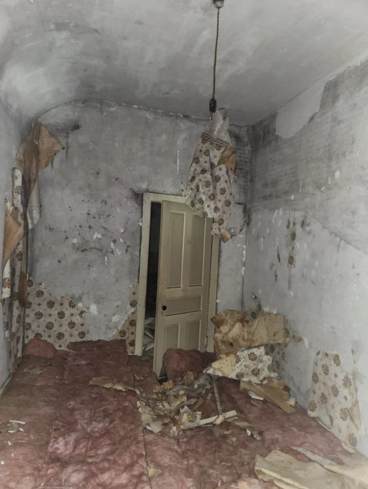 interesting posts - house in attic room