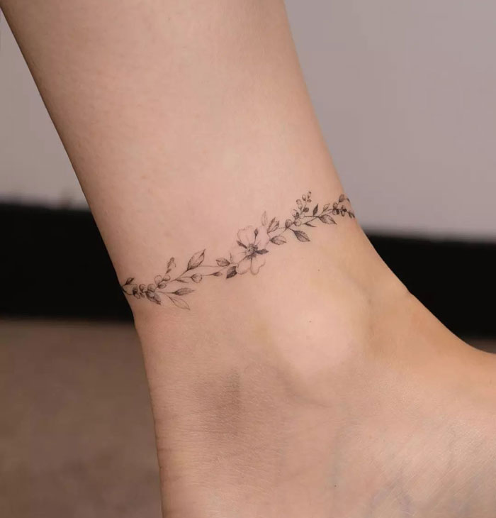 cool first tattoo ideas - vines
