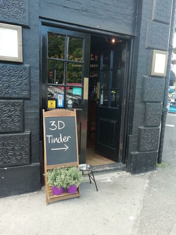 funny signs reddit - 3d tinder