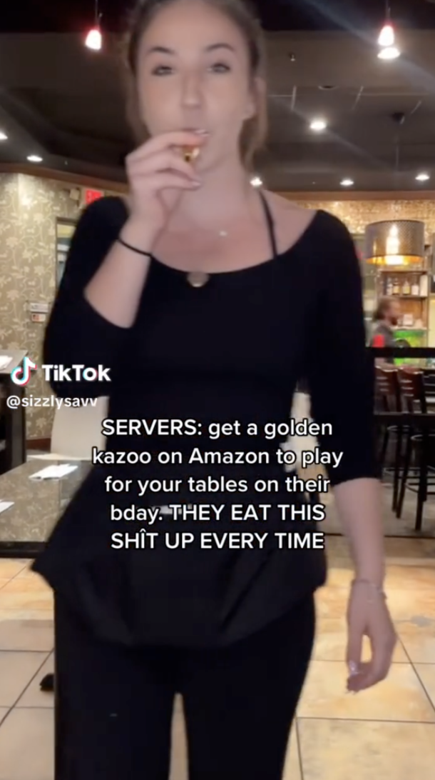 server uses golden kazoo - server playing kazoo