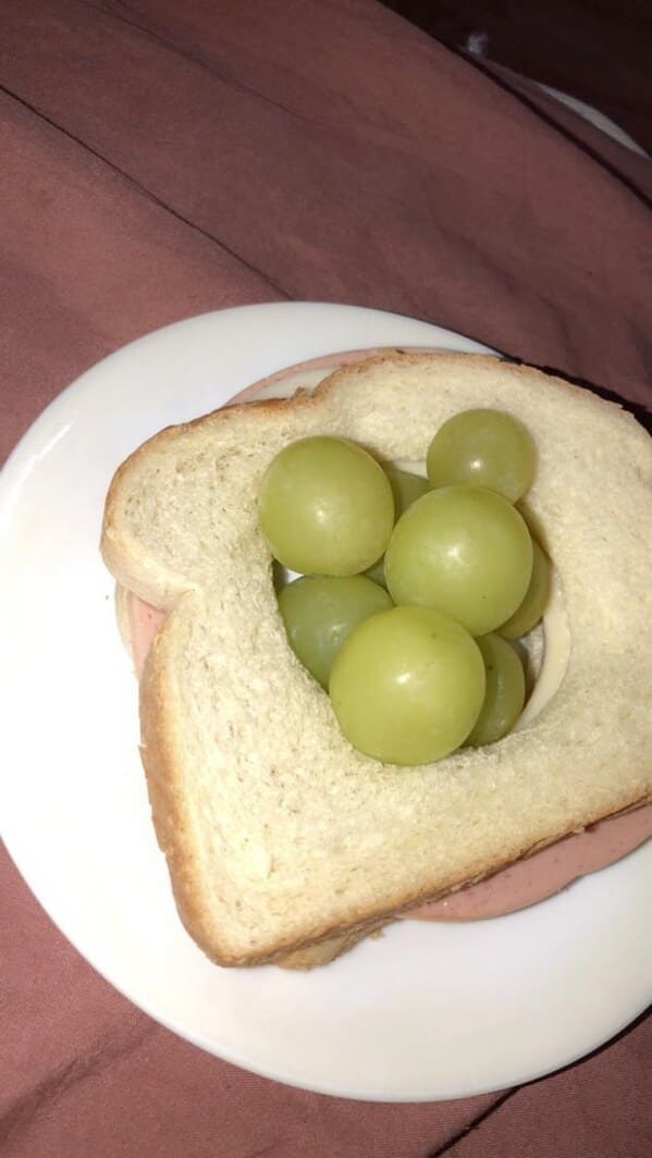 cringe food posts - sandwich with grapes