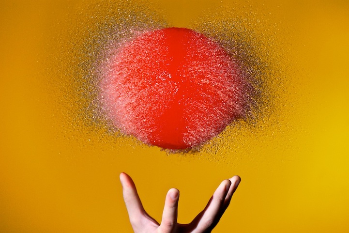 Photographer Uses High-Speed Camera To Capture The Exact Moment Water Balloons Explode - Jarastyle