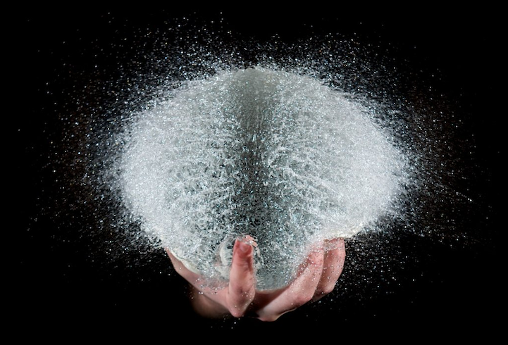 Photographer Uses High-Speed Camera To Capture The Exact Moment Water Balloons Explode - Jarastyle