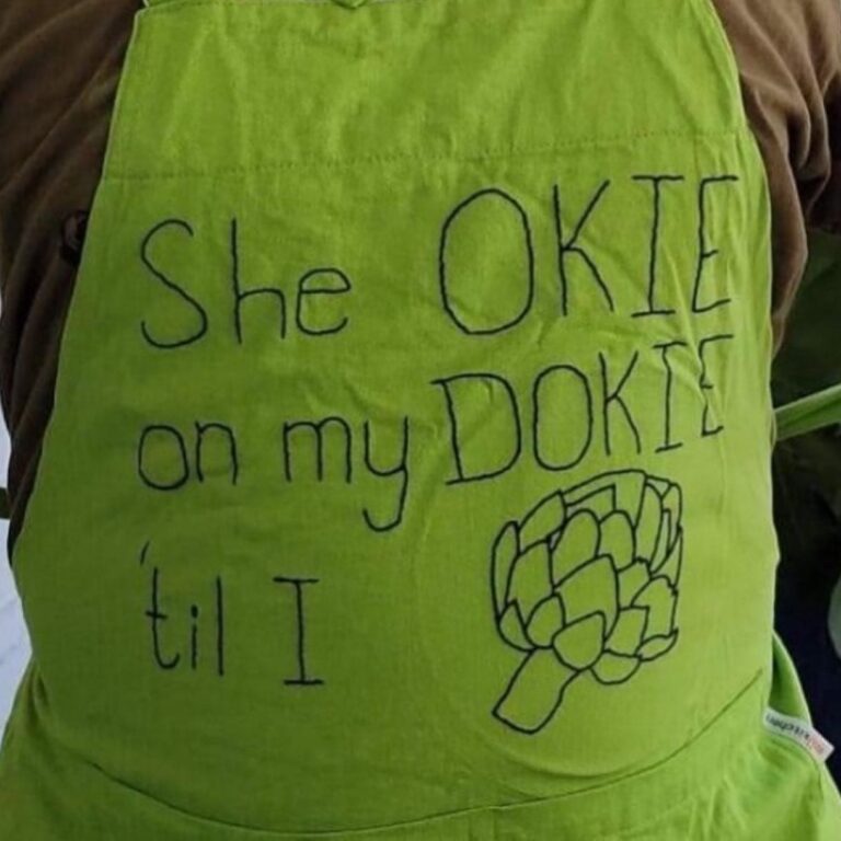 40+ Funny And Utterly Insane "Shirts That Go Hard" Spotted In Public