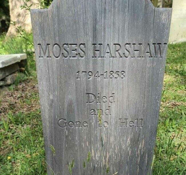 40 Funny Epitaphs From Hilarious People Who Went Out On A Laugh