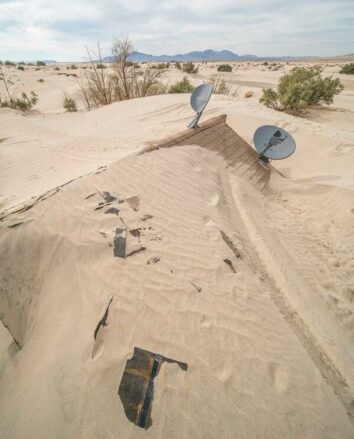 40 Weird Objects And Cool Things Explorers Found In Deserts