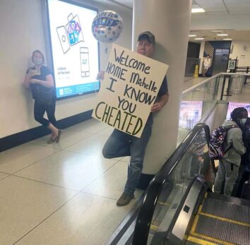 40 Funny Airport Pickup Signs That Made For An Unforgettable Welcome