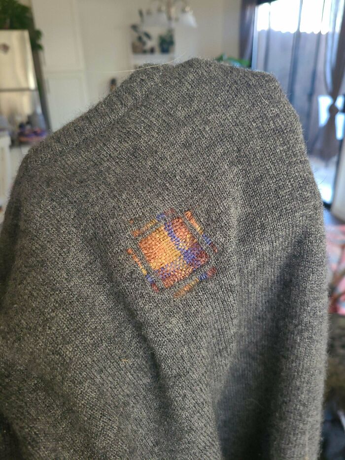 Thank you to whichever user suggested this cat scratch patching. Love it so  much! : r/Visiblemending