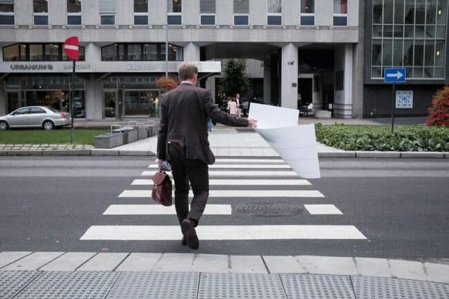 47 Perfectly Timed Accidental Pictures By Street Photographer Pau Buscató