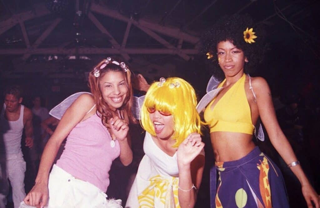 28 Nostalgic Photos Of '90s Raves That'll Have You Nts Nts Nts-ing ...