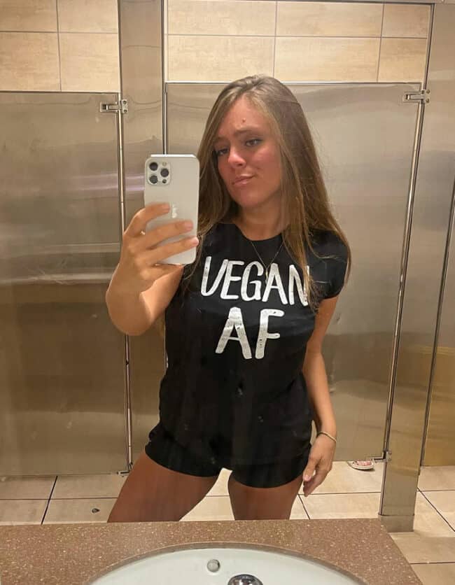 Single Mom Slammed For Spending $17K In One Month After Asking For $30K