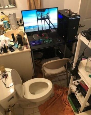 40 Insane Computer Setups That Would Make Tech Support Retire