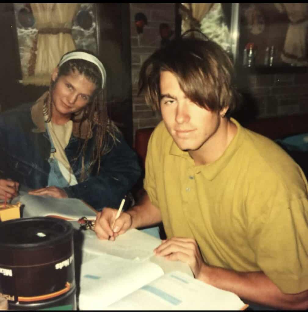 40 Nostalgic Old School Cool Pictures Showing Off Past Generations