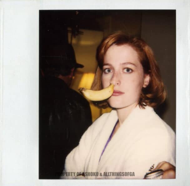 40 Nostalgic Behind The Scenes Polaroids From The X-Files Every Gen Xer ...