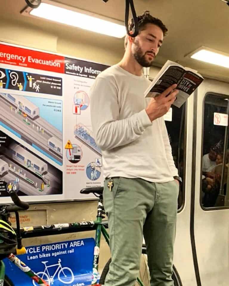 'Hot Dudes Reading' Instagram Proves Books And Square Jawlines Are The