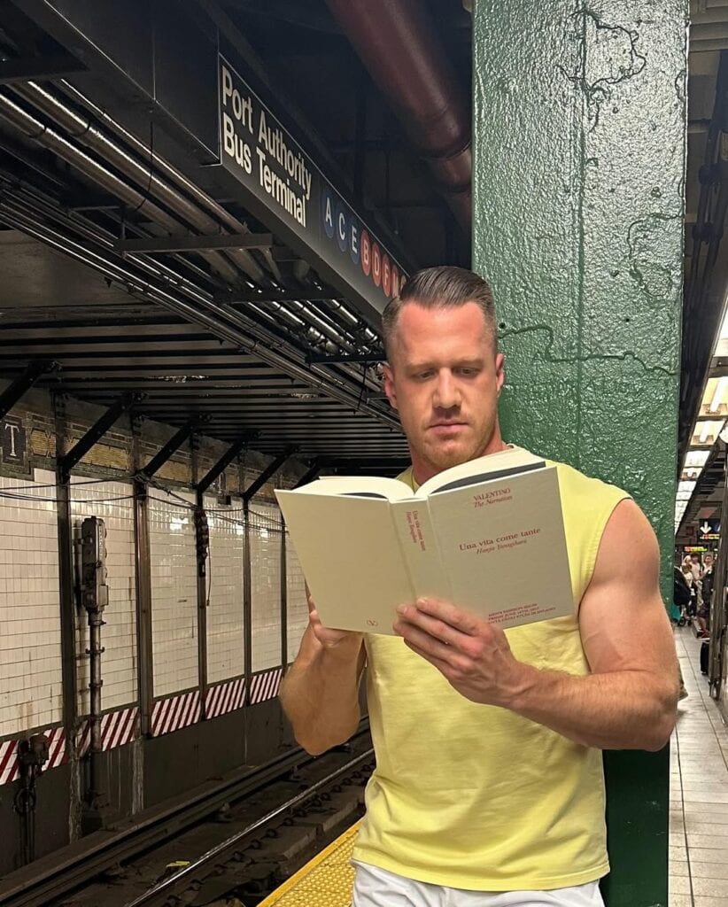 'Hot Dudes Reading' Instagram Proves Books And Square Jawlines Are The