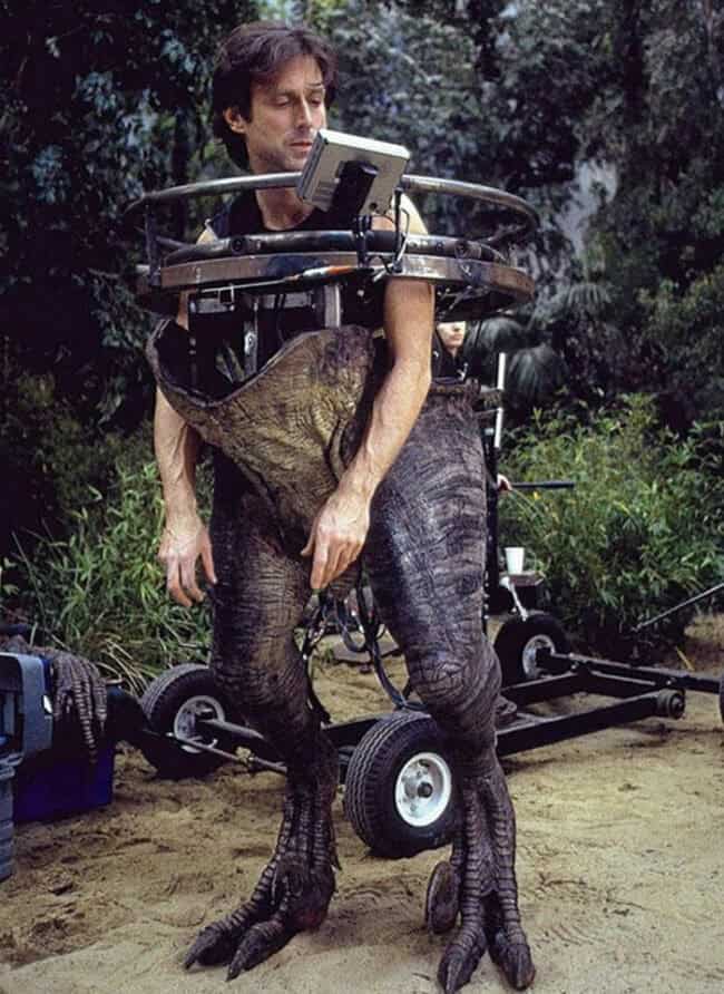 40 Rare Behind The Scenes Pictures From Iconic Movies And TV Shows