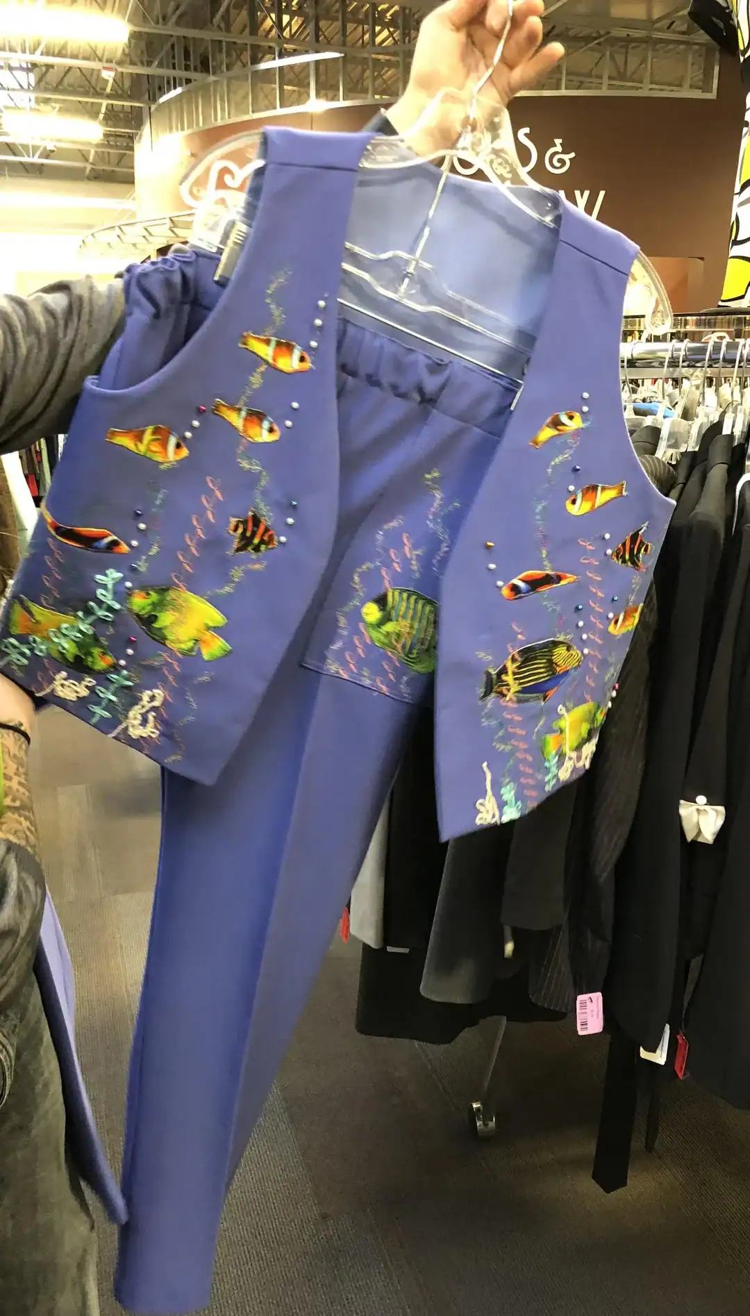 Bright fish-patterned blazer with aquatic design, perfect for unique fashion statements.