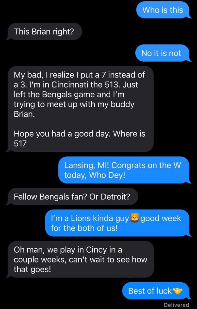 Conversation about Bengals and Lions football teams, with scores and friendly banter.