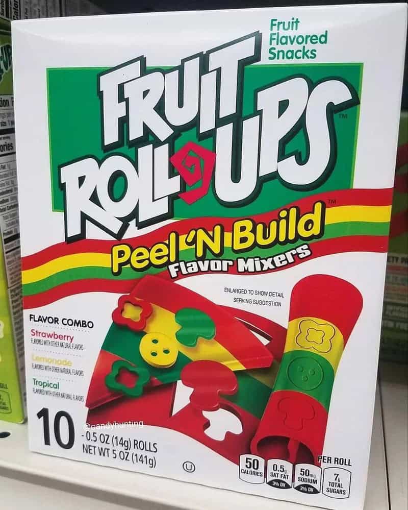 Fruit Roll-Ups Peel 'N Build flavor mixers box with colorful shapes and fruit flavor labels.