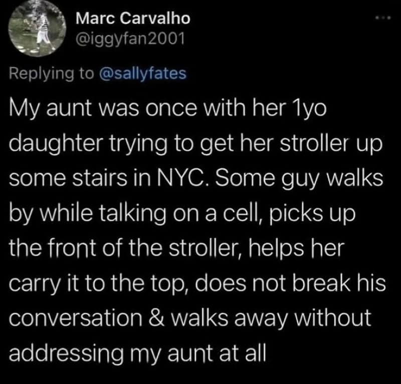 A tweet about a man helping a girl with her stroller in NYC.