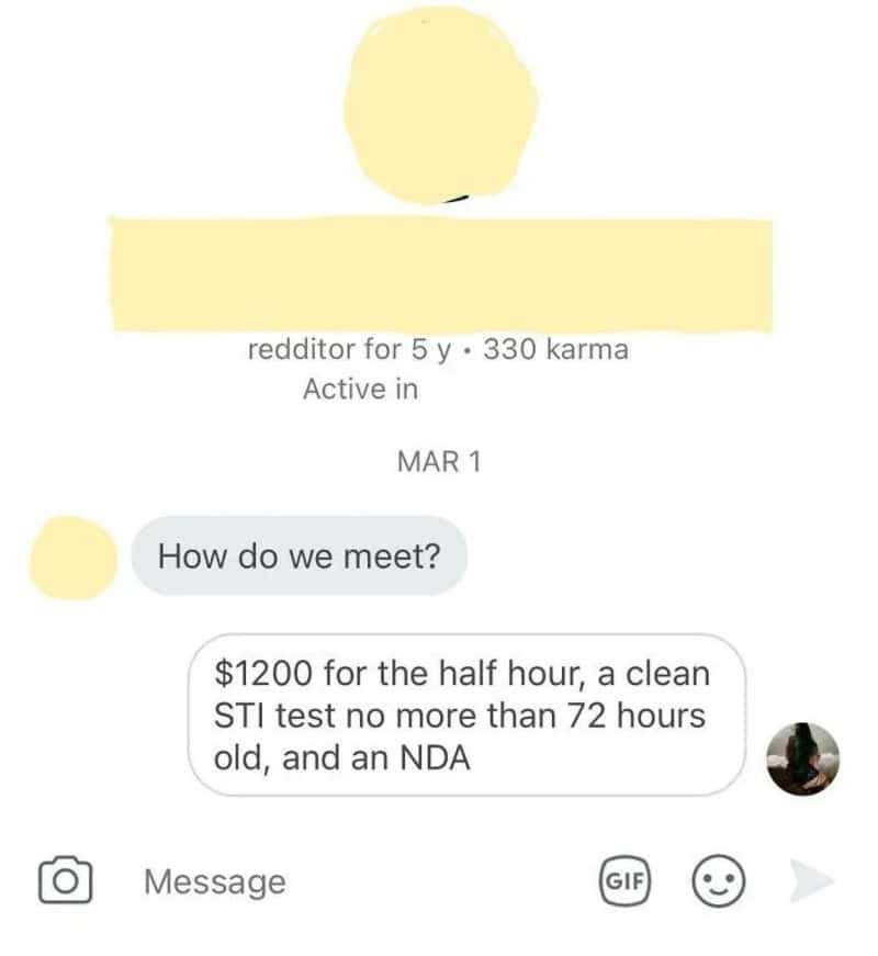 Screenshot of a messaging app with a conversation about meeting and payment details.