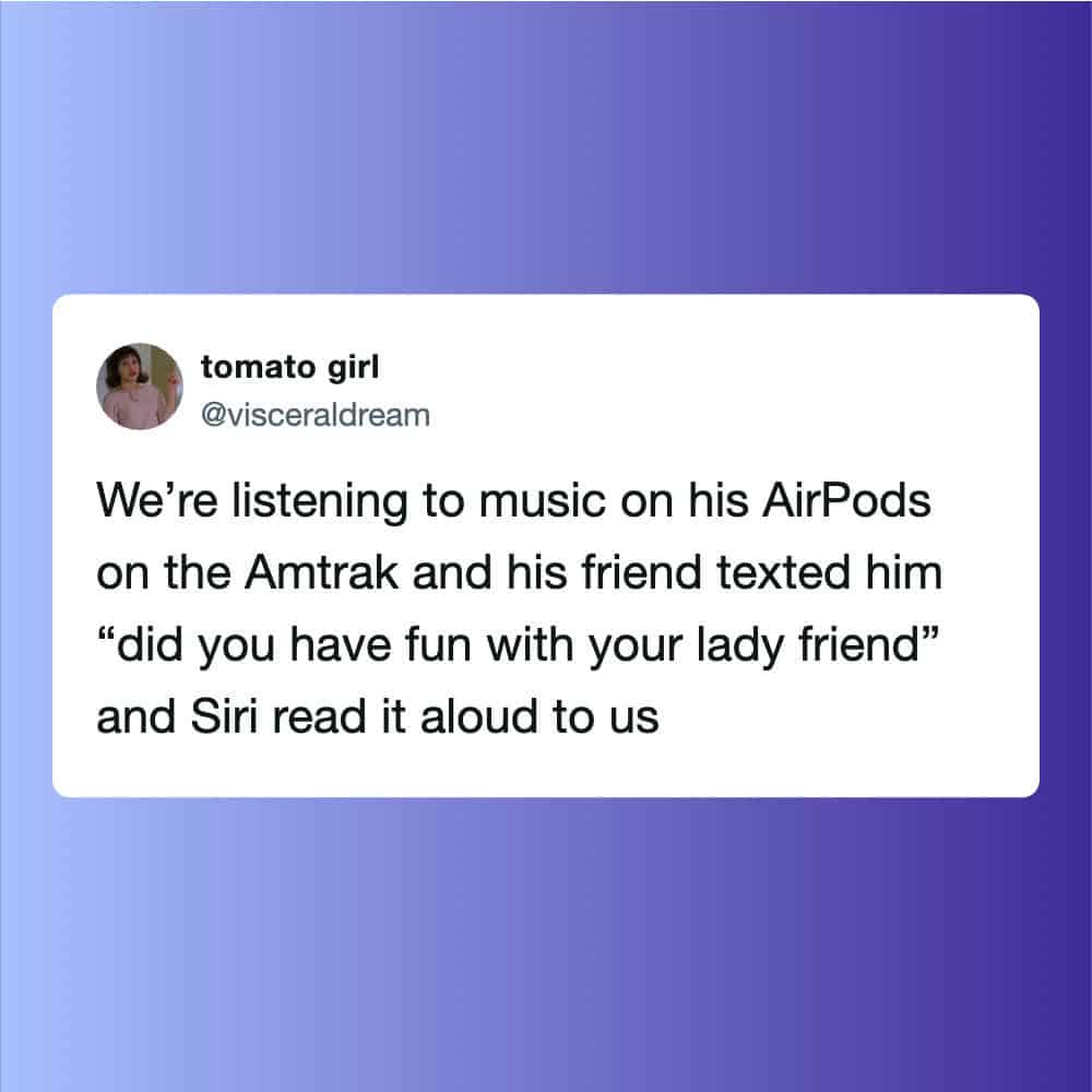 Tweet about listening to music on AirPods and Siri reading a text message.