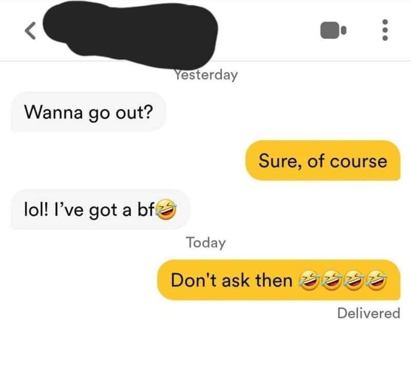 Text conversation about going out and having a boyfriend, with humorous emojis.