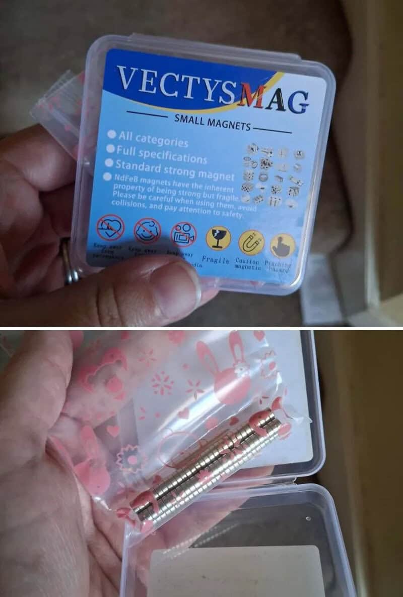 VECTYSMAG small magnets in a plastic case, held by a hand.