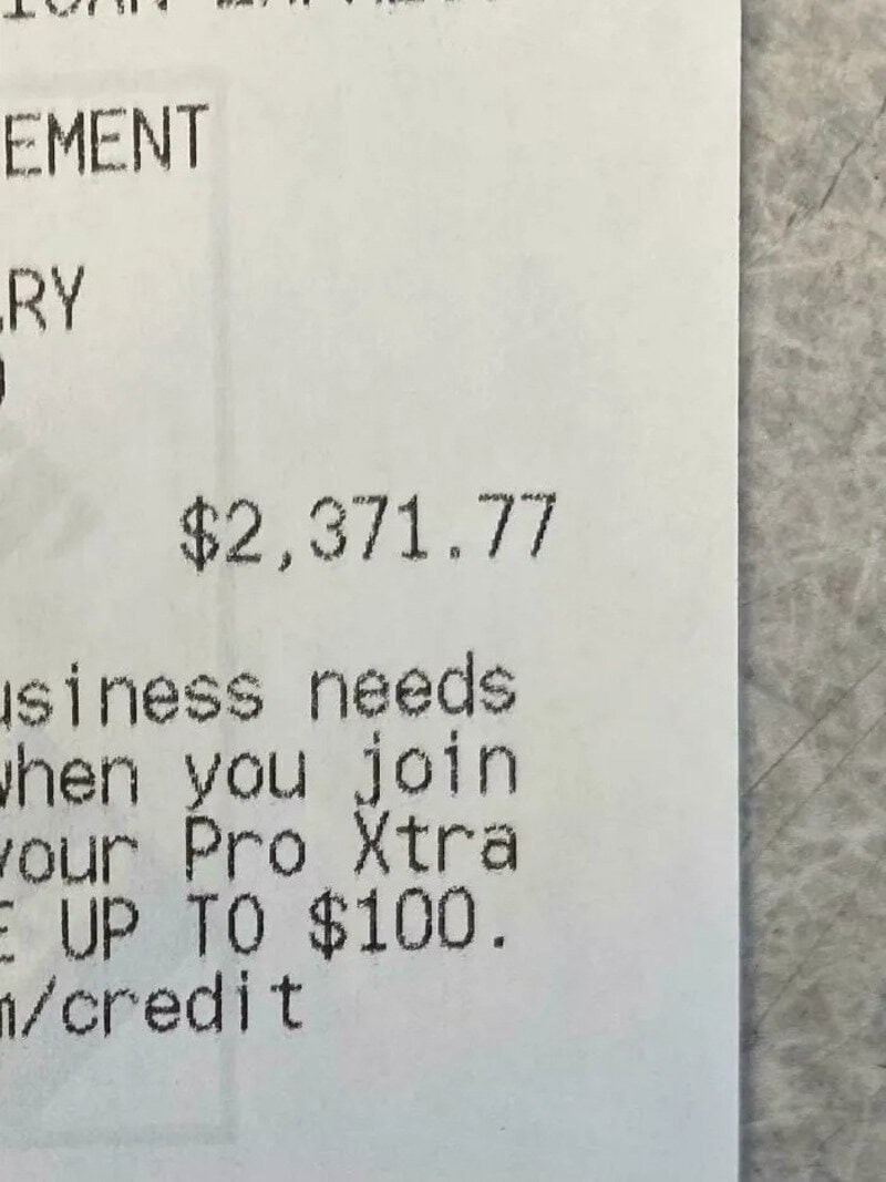 Receipt showing total of $2,371.77 and promotional offer details.