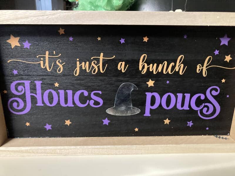 It's just a bunch of Houcs poucs with a witch hat in the middle.