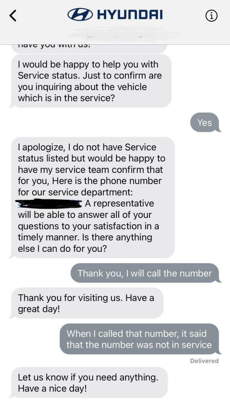 Customer service chat about vehicle service status and phone number issue.